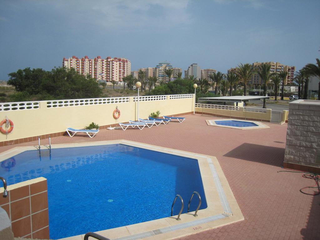 Apartamentos Turisticos Puerto Tomas Maestre La Manga Værelse billede