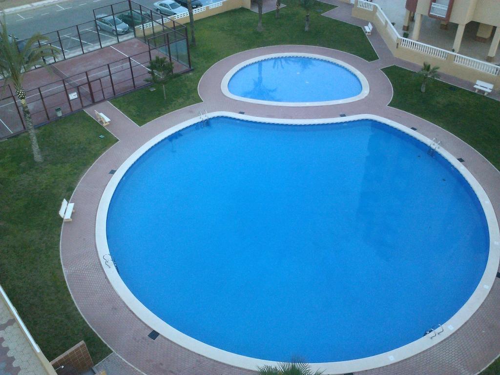 Apartamentos Turisticos Puerto Tomas Maestre La Manga Værelse billede