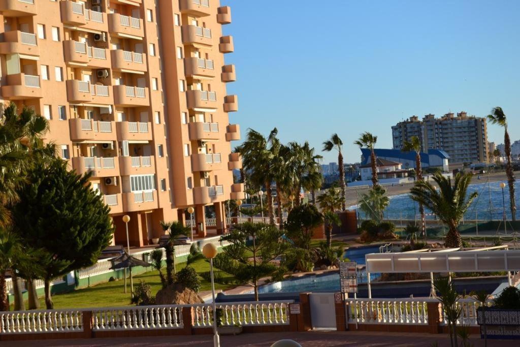Apartamentos Turisticos Puerto Tomas Maestre La Manga Værelse billede