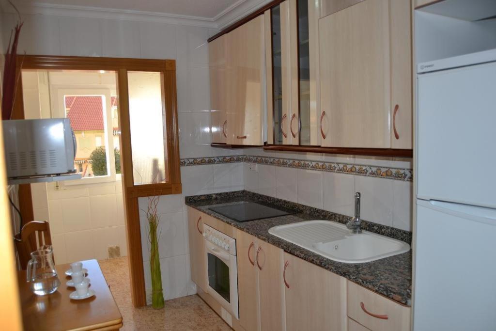 Apartamentos Turisticos Puerto Tomas Maestre La Manga Værelse billede