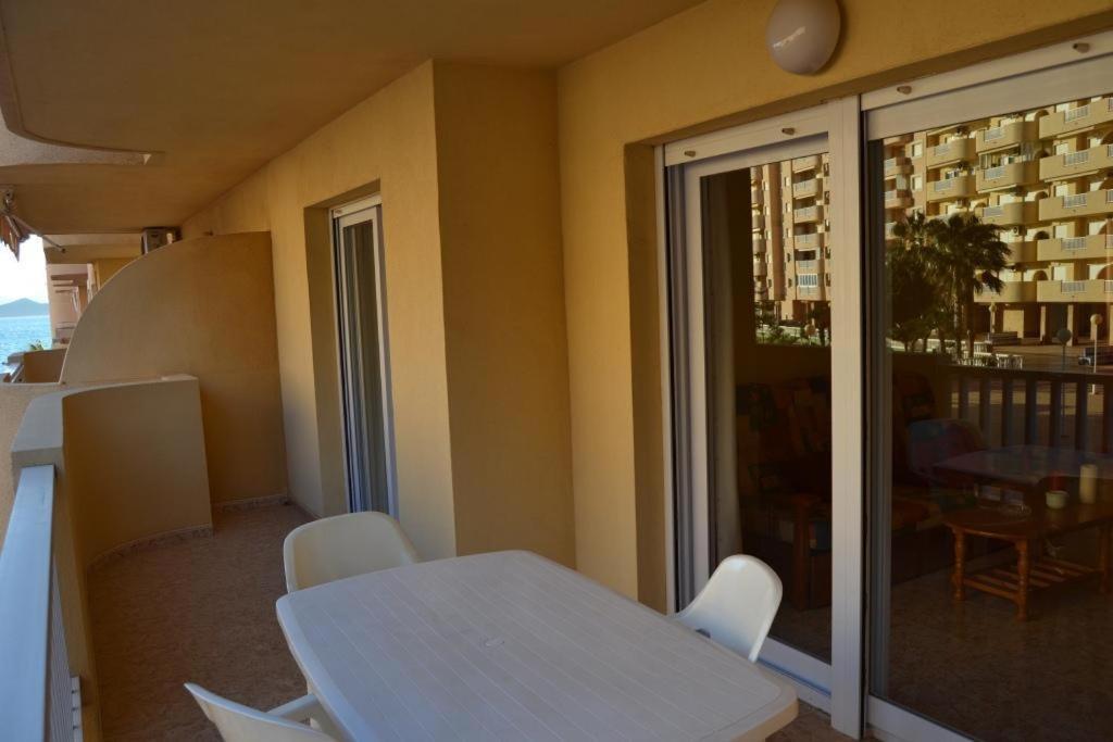 Apartamentos Turisticos Puerto Tomas Maestre La Manga Værelse billede