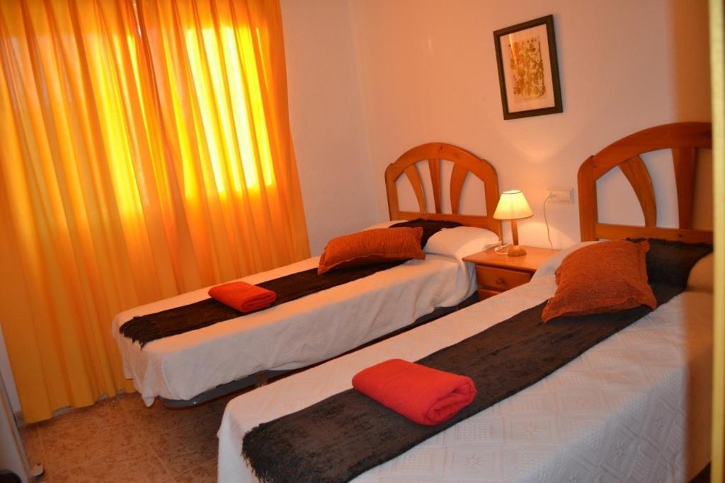 Apartamentos Turisticos Puerto Tomas Maestre La Manga Værelse billede
