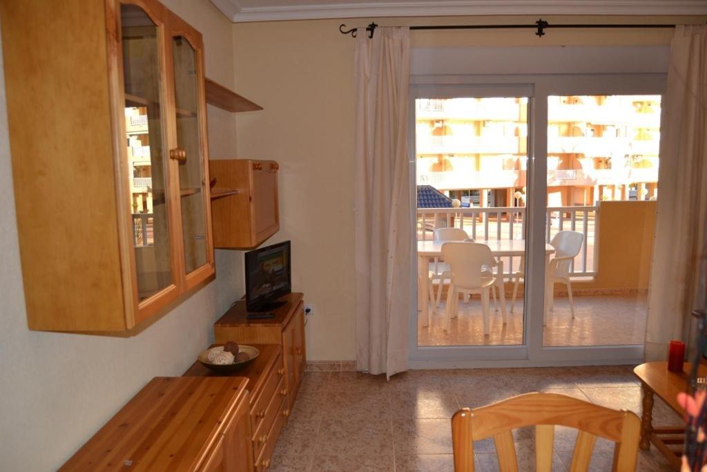 Apartamentos Turisticos Puerto Tomas Maestre La Manga Værelse billede
